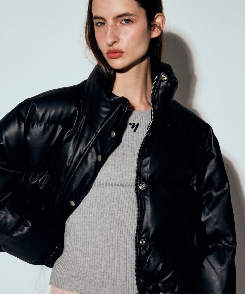 NICK&NICOLE(ニックアンドニコール)の「MINIMAL FAUX LEATHER CROP PADDING_BLACK(ダウンジャケット/コート・レディース・その他・FREE)」の2枚目の写真