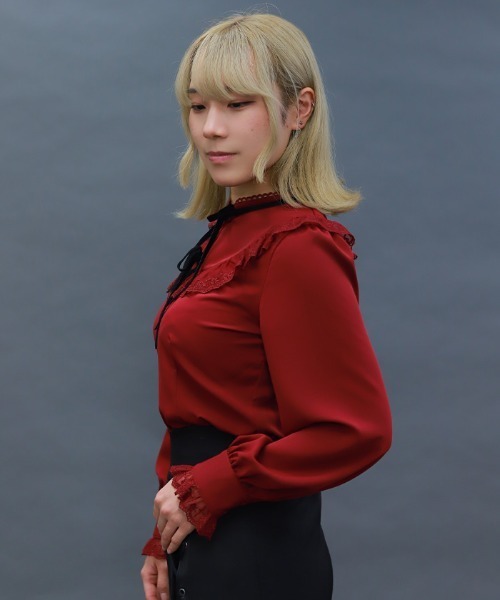NIBBLE POISON(ニブルポイズン)の「クロスレーススタンド襟ブラウス(シャツ/ブラウス・レディース・ホワイト/ワイン/ブラック・MEDIUM)」の8枚目の写真