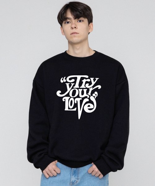 GRAVER（グレーバー）の「[ユニセックス]TYL ビッグロゴ スウェットシャツ_ブラック（スウェット・レディース・ブラック・SMALL/MEDIUM/LARGE）」の3枚目の写真