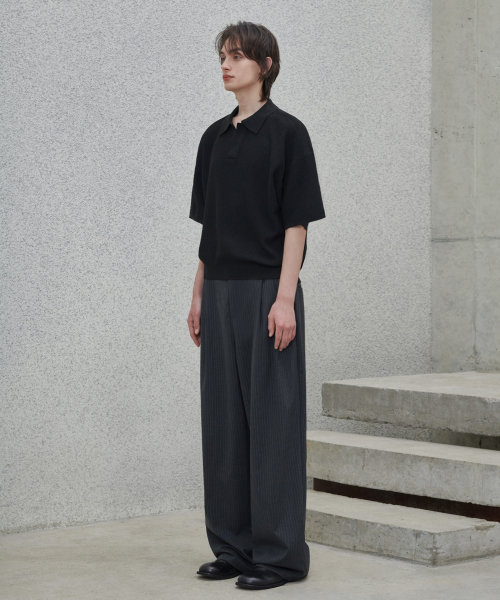 GLW(ジーエルダブリュ)の「ツータックワイドストライプスラックスチャコール(スラックス・レディース・その他・LARGE/SMALL/MEDIUM)」の4枚目の写真
