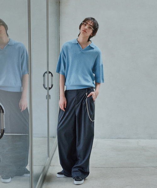 GLW(ジーエルダブリュ)の「ツータックワイドストライプスラックスチャコール(スラックス・レディース・その他・LARGE/SMALL/MEDIUM)」の6枚目の写真