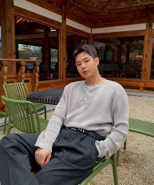 GLW(ジーエルダブリュ)の「ツータックワイドストライプスラックスチャコール(スラックス・レディース・その他・LARGE/SMALL/MEDIUM)」の14枚目の写真