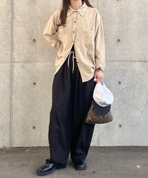 ISOOK（アイスー）の「ショールセットストライプシャツ(kiharu select) / レギュラーカラー 長袖 カーディガン オフィスカジュアル 2点セット アイボリー ベージュ（シャツ/ブラウス・レディース・アイボリー/ベージュ・FREE）」の4枚目の写真