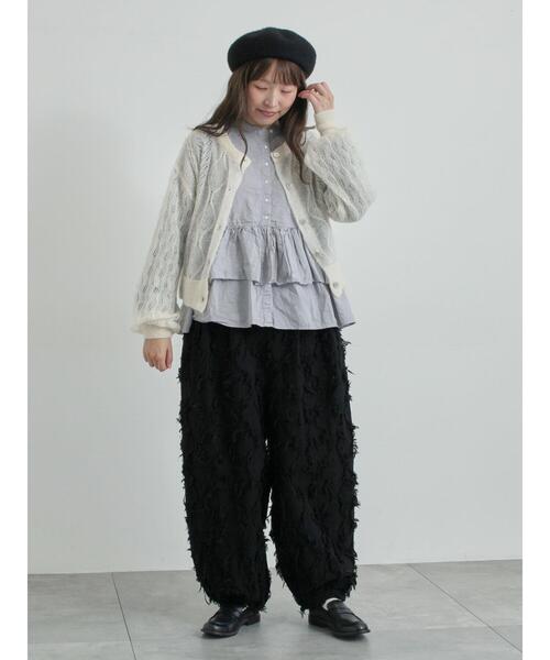 TSUHARU by Samansa Mos2（ツハルバイサマンサモスモス）の「フラワー柄カットジャカードパンツ（その他パンツ・レディース・ベージュ/ブラック・F）」の4枚目の写真