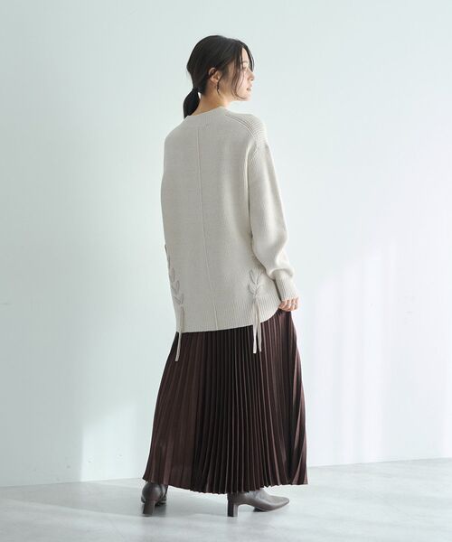 YECCA VECCA(イェッカヴェッカ)の「レースアップニット(ニット/セーター・レディース・杢グレー/レッド/ベージュ・FREE)」の21枚目の写真