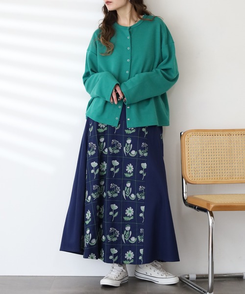 Emago(イマゴ)の「EMAGO お花とライン刺繍スカート(スカート・レディース・アイボリー/ネイビー・FREE)」の7枚目の写真