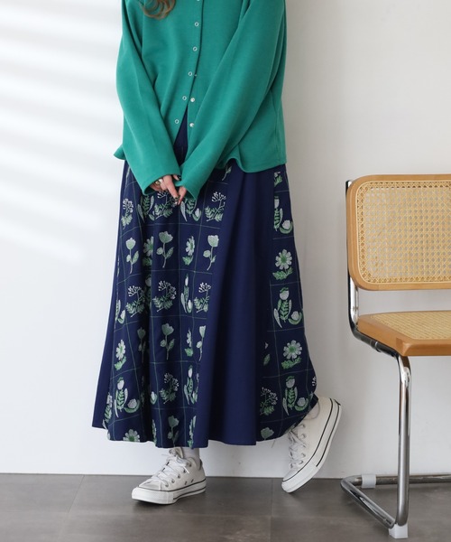 Emago(イマゴ)の「EMAGO お花とライン刺繍スカート(スカート・レディース・アイボリー/ネイビー・FREE)」の5枚目の写真