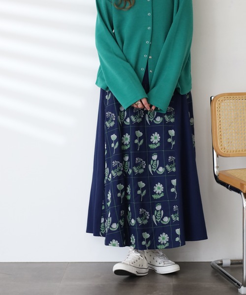 Emago(イマゴ)の「EMAGO お花とライン刺繍スカート(スカート・レディース・アイボリー/ネイビー・FREE)」の6枚目の写真