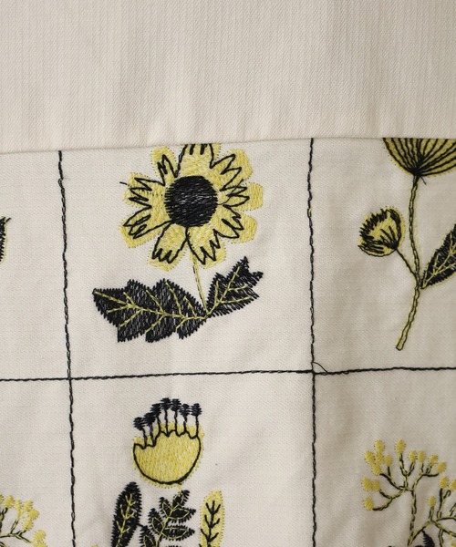Emago(イマゴ)の「EMAGO お花とライン刺繍スカート(スカート・レディース・アイボリー/ネイビー・FREE)」の19枚目の写真