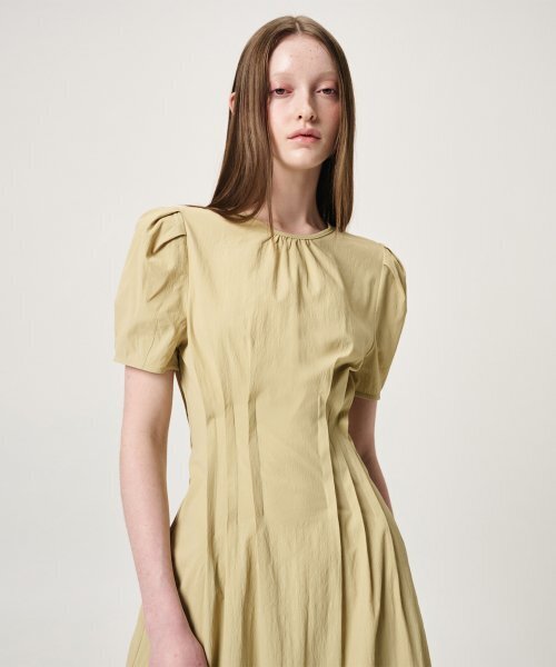 ETMON(エトモン)の「Waist Pintuck Dress, Olive Yellow(ワンピース・レディース・その他・X-SMALL)」の3枚目の写真