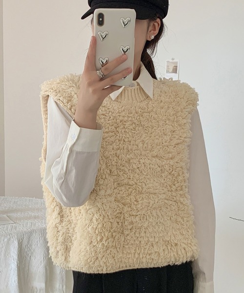DAY CLOSET(デイ クローゼット)の「【立体ふっくら質感でぽかぽか】厚手クルーネックモコモコループリブニット ベスト レディース(ベスト・レディース・チャコールグレー/ブラック/アイボリー・FREE)」の16枚目の写真