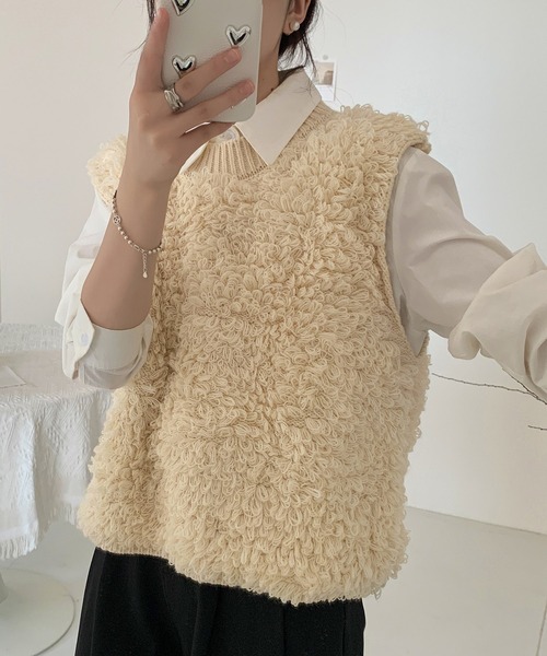 DAY CLOSET(デイ クローゼット)の「【立体ふっくら質感でぽかぽか】厚手クルーネックモコモコループリブニット ベスト レディース(ベスト・レディース・チャコールグレー/ブラック/アイボリー・FREE)」の17枚目の写真