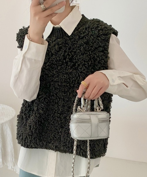 DAY CLOSET(デイ クローゼット)の「【立体ふっくら質感でぽかぽか】厚手クルーネックモコモコループリブニット ベスト レディース(ベスト・レディース・チャコールグレー/ブラック/アイボリー・FREE)」の9枚目の写真