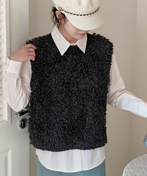 DAY CLOSET(デイ クローゼット)の「【立体ふっくら質感でぽかぽか】厚手クルーネックモコモコループリブニット ベスト レディース(ベスト・レディース・チャコールグレー/ブラック/アイボリー・FREE)」の10枚目の写真