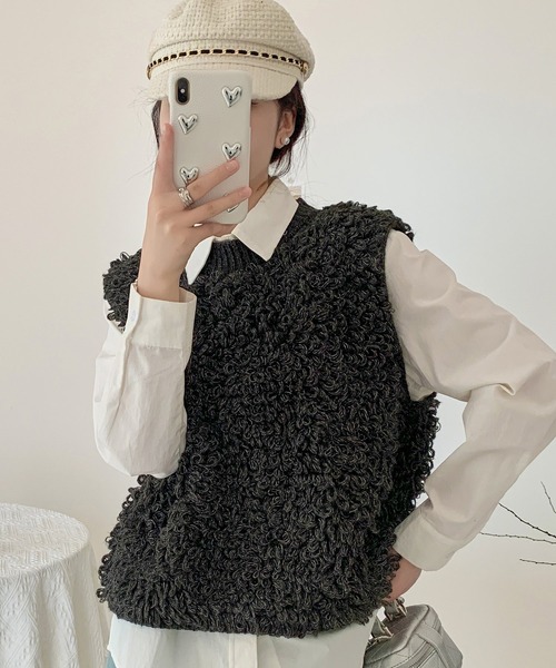 DAY CLOSET(デイ クローゼット)の「【立体ふっくら質感でぽかぽか】厚手クルーネックモコモコループリブニット ベスト レディース(ベスト・レディース・チャコールグレー/ブラック/アイボリー・FREE)」の11枚目の写真