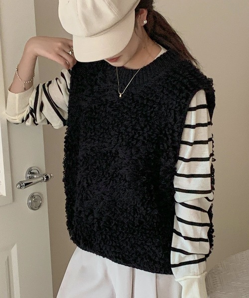 DAY CLOSET(デイ クローゼット)の「【立体ふっくら質感でぽかぽか】厚手クルーネックモコモコループリブニット ベスト レディース(ベスト・レディース・チャコールグレー/ブラック/アイボリー・FREE)」の6枚目の写真