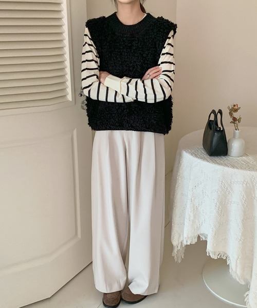 DAY CLOSET(デイ クローゼット)の「【立体ふっくら質感でぽかぽか】厚手クルーネックモコモコループリブニット ベスト レディース(ベスト・レディース・チャコールグレー/ブラック/アイボリー・FREE)」の8枚目の写真
