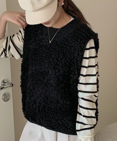 DAY CLOSET(デイ クローゼット)の「【立体ふっくら質感でぽかぽか】厚手クルーネックモコモコループリブニット ベスト レディース(ベスト・レディース・チャコールグレー/ブラック/アイボリー・FREE)」の15枚目の写真