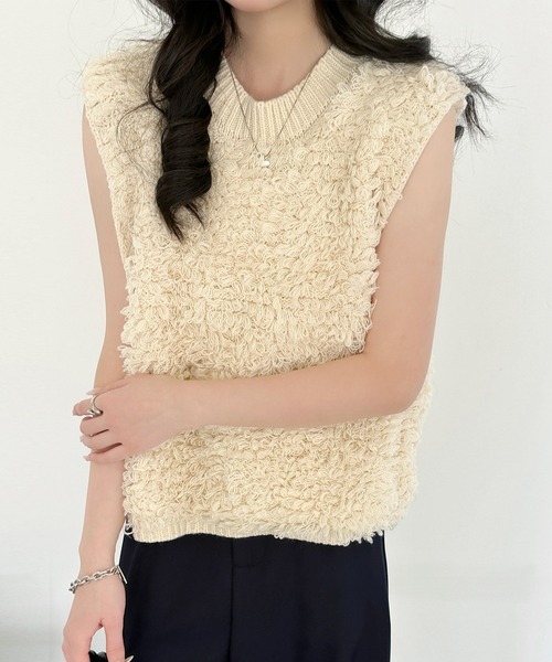 DAY CLOSET(デイ クローゼット)の「【立体ふっくら質感でぽかぽか】厚手クルーネックモコモコループリブニット ベスト レディース(ベスト・レディース・チャコールグレー/ブラック/アイボリー・FREE)」の20枚目の写真