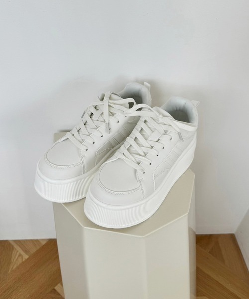 one after another NICE CLAUP（ワンアフターアナザーナイスクラップ）の「オーガンジーリボンカスタムスニーカー（スニーカー・レディース・チャコールグレー/ホワイト・S/M/L）」の5枚目の写真