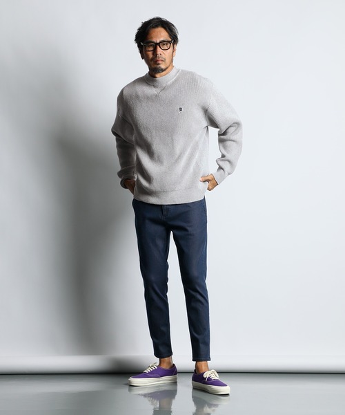 The DUFFER of ST.GEORGE(ザダファーオブセントジョージ)の「WASHABLE MOCK NECK KNIT:自宅で洗える ウォッシャブル ワンポイント モックネックニット(ニット/セーター・メンズ・ネイビー/スミクロ/グレー・LARGE/MEDIUM/SMALL/X-LARGE)」の4枚目の写真