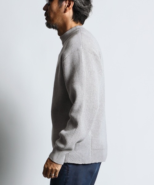 The DUFFER of ST.GEORGE(ザダファーオブセントジョージ)の「WASHABLE MOCK NECK KNIT:自宅で洗える ウォッシャブル ワンポイント モックネックニット(ニット/セーター・メンズ・ネイビー/スミクロ/グレー・LARGE/MEDIUM/SMALL/X-LARGE)」の7枚目の写真
