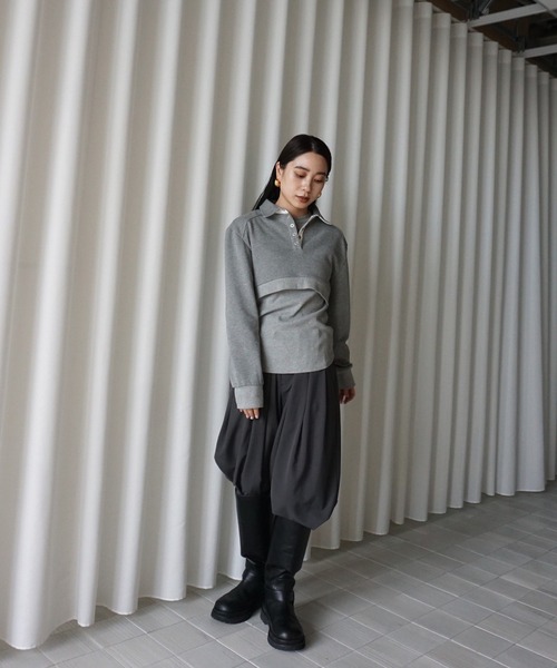 Ameri(アメリ)の「UND BOX SHOULDER CUT TOP(Tシャツ/カットソー・レディース・カーキ/アイボリー/グレー・FREE)」の10枚目の写真