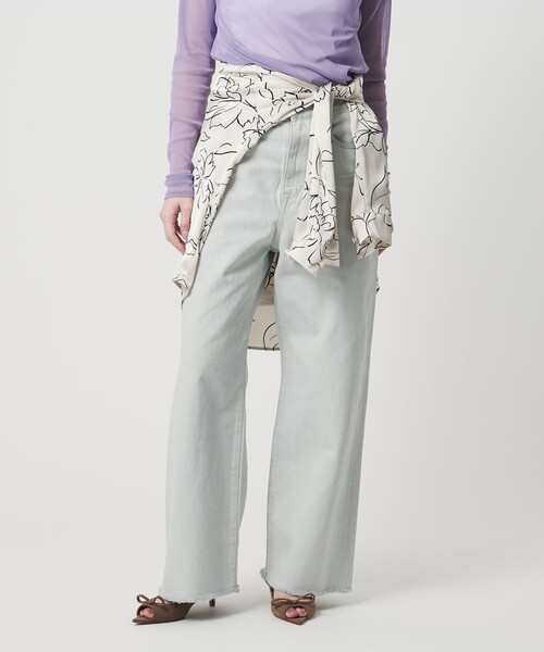 UNITED ARROWS(ユナイテッドアローズ)の「カットオフ デニムパンツ(デニムパンツ・レディース・その他1/ホワイト/ブラック/コバルトブルー・38/36/34)」の4枚目の写真