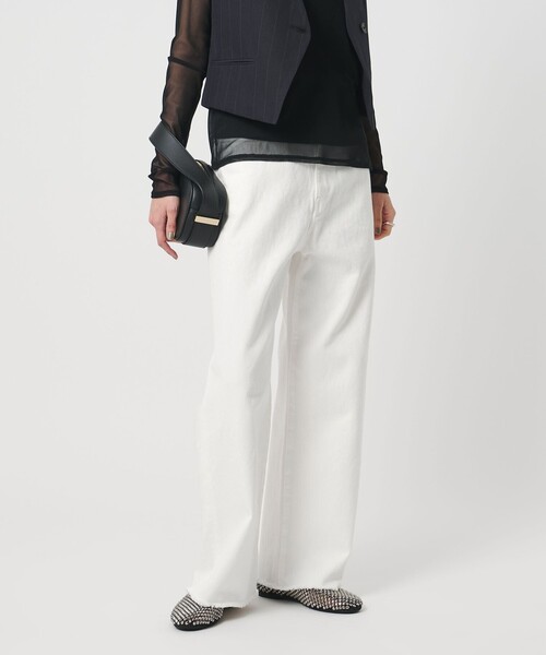 UNITED ARROWS(ユナイテッドアローズ)の「カットオフ デニムパンツ(デニムパンツ・レディース・その他1/ホワイト/ブラック/コバルトブルー・38/36/34)」の1枚目の写真