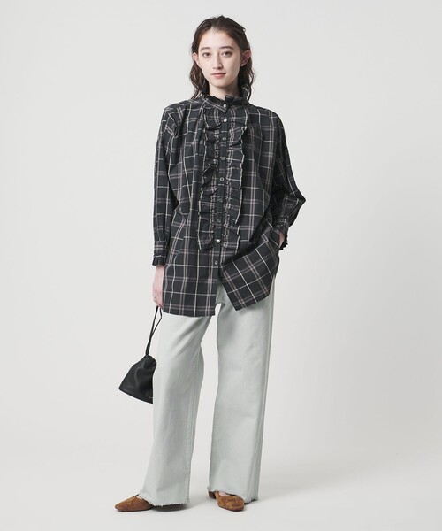 UNITED ARROWS(ユナイテッドアローズ)の「カットオフ デニムパンツ(デニムパンツ・レディース・その他1/ホワイト/ブラック/コバルトブルー・38/36/34)」の21枚目の写真