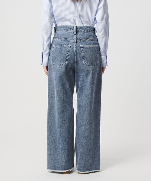 UNITED ARROWS(ユナイテッドアローズ)の「カットオフ デニムパンツ(デニムパンツ・レディース・その他1/ホワイト/ブラック/コバルトブルー・38/36/34)」の8枚目の写真