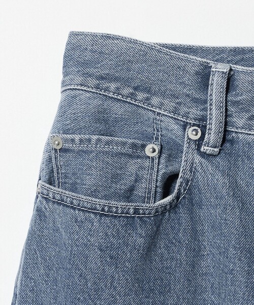 UNITED ARROWS(ユナイテッドアローズ)の「カットオフ デニムパンツ(デニムパンツ・レディース・その他1/ホワイト/ブラック/コバルトブルー・38/36/34)」の7枚目の写真