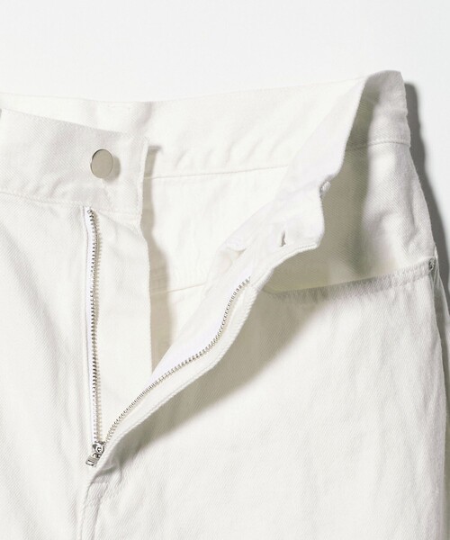 UNITED ARROWS(ユナイテッドアローズ)の「カットオフ デニムパンツ(デニムパンツ・レディース・その他1/ホワイト/ブラック/コバルトブルー・38/36/34)」の13枚目の写真