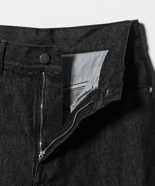 UNITED ARROWS(ユナイテッドアローズ)の「カットオフ デニムパンツ(デニムパンツ・レディース・その他1/ホワイト/ブラック/コバルトブルー・38/36/34)」の18枚目の写真