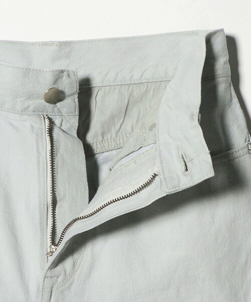 UNITED ARROWS(ユナイテッドアローズ)の「カットオフ デニムパンツ(デニムパンツ・レディース・その他1/ホワイト/ブラック/コバルトブルー・38/36/34)」の15枚目の写真