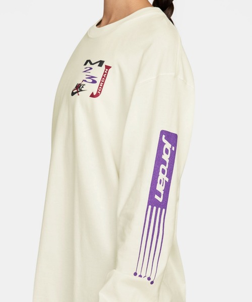JORDAN BRAND(ジョーダンブランド)の「ジョーダン フライト ウィメンズ オーバーサイズド ロングスリーブ Tシャツ / Jordan Flight Women's Oversized Long-Sleeve T-Shirt IF0804-133 Sail(Tシャツ/カットソー・レディース・クリーム・S/L/XL/2XL/M/XS)」の2枚目の写真