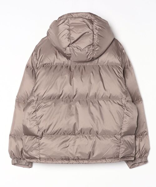 FARAH（ファーラー）の「Light Weight Hooded Down Jacke（ブルゾン・メンズ・ベージュ・MEDIUM/LARGE）」の2枚目の写真
