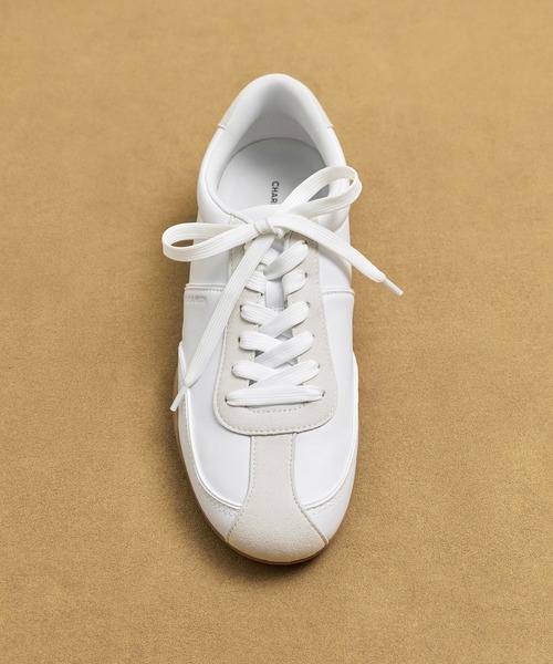 CHARLES & KEITH(チャールズ & キース)の「Louise ルーイ コントラストトリム スニーカー(スニーカー・レディース・ダークブルー/ホワイト/レッド・22.5cm/25cm/24.5cm/23.5cm/23cm)」の1枚目の写真