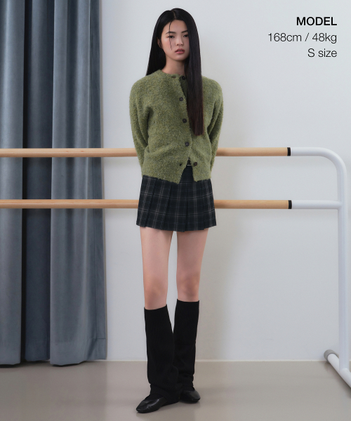 MUSINSA STANDARD WOMAN（ムシンサスタンダードウーマン）の「ウィメンズブークルラウンドネックカーディガン[オリーブ]（カーディガン/ボレロ・レディース・その他・MEDIUM/SMALL/LARGE/X-SMALL）」の2枚目の写真