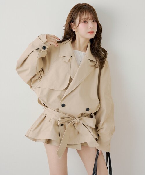 Chico（チコ）の「ミドル丈ルーズトレンチコート（トレンチコート・レディース・カーキ/ライトベージュ/ベージュ・FREE）」の2枚目の写真