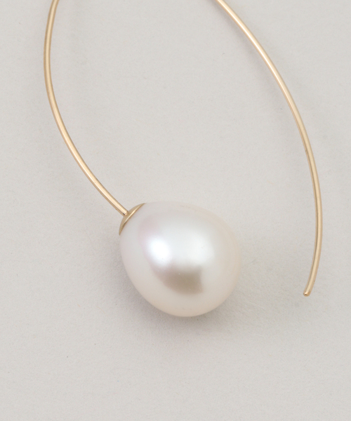 Noble（ノーブル）の「mounir/ムーニエ パールピアス（ピアス（両耳用）・レディース・ゴールド・FREE）」の3枚目の写真