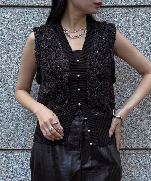 &g'aime(アンジェム)の「【&g'aime 】ツイードライクラメニットベスト Tweed Style Lame Knit Vest(ベスト・レディース・ブラック/チャコールグレー/グレイッシュベージュ・FREE)」の2枚目の写真