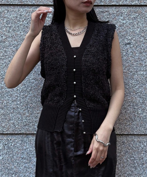 &g'aime(アンジェム)の「【&g'aime 】ツイードライクラメニットベスト Tweed Style Lame Knit Vest(ベスト・レディース・ブラック/チャコールグレー/グレイッシュベージュ・FREE)」の5枚目の写真