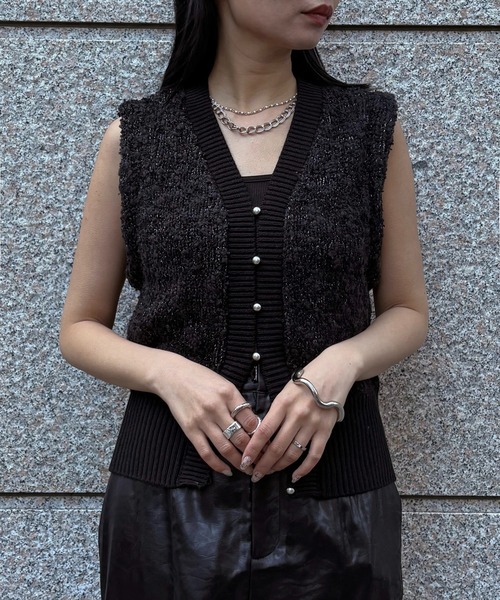 &g'aime(アンジェム)の「【&g'aime 】ツイードライクラメニットベスト Tweed Style Lame Knit Vest(ベスト・レディース・ブラック/チャコールグレー/グレイッシュベージュ・FREE)」の6枚目の写真