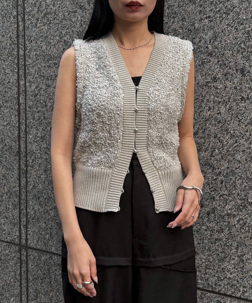 &g'aime(アンジェム)の「【&g'aime 】ツイードライクラメニットベスト Tweed Style Lame Knit Vest(ベスト・レディース・ブラック/チャコールグレー/グレイッシュベージュ・FREE)」の20枚目の写真