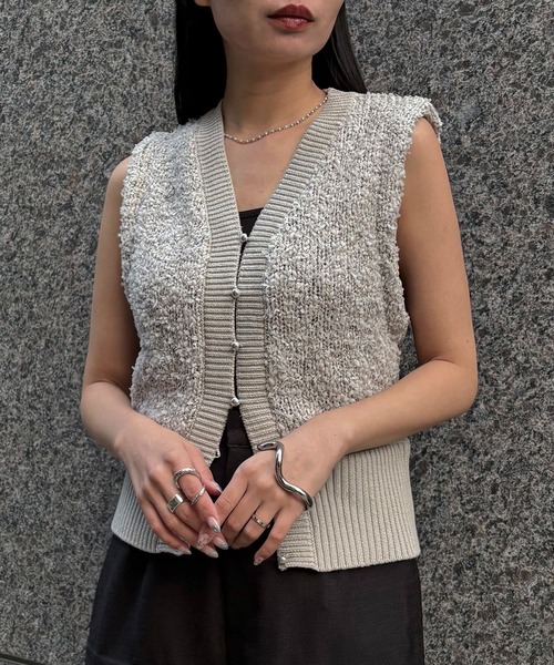 &g'aime(アンジェム)の「【&g'aime 】ツイードライクラメニットベスト Tweed Style Lame Knit Vest(ベスト・レディース・ブラック/チャコールグレー/グレイッシュベージュ・FREE)」の21枚目の写真