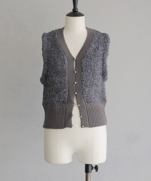 &g'aime(アンジェム)の「【&g'aime 】ツイードライクラメニットベスト Tweed Style Lame Knit Vest(ベスト・レディース・ブラック/チャコールグレー/グレイッシュベージュ・FREE)」の18枚目の写真