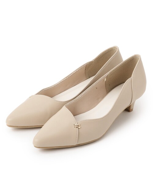 grove(グローブ)の「Vカッティングメタルポイントパンプス(パンプス・レディース・ブラック/ライトベージュ・L/M/S)」の1枚目の写真