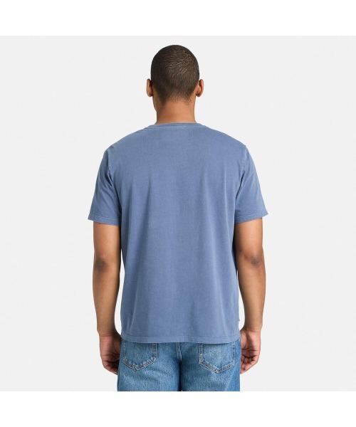 Timberland(ティンバーランド)の「ガーメント ダイ ロゴ グラフィック 半袖 Tシャツ メンズ(Tシャツ/カットソー・メンズ・ダークブルー・MEDIUM/LARGE/XX-LARGE/X-LARGE)」の4枚目の写真
