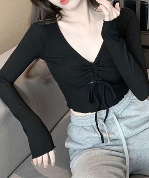 GLAMOROUS JANE（グラマラスジェーン）の「フロントシャーリングクロップド丈長袖トップス（Tシャツ/カットソー・レディース・ブラック/ホワイト・FREE）」の3枚目の写真